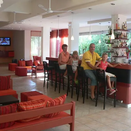 Hotell Ipsos Beach Hotel 3*