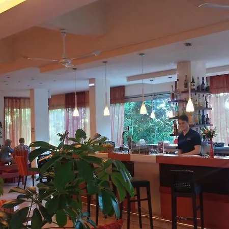 Ipsos Beach Hotel ホテル イプソス