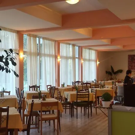 Ipsos Beach Hotel ホテル
